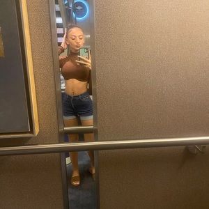 Meet your Posher, Skyla